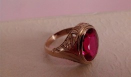黄金红宝石戒指有什么寓意，红宝石有什么寓意？