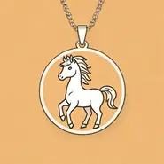 2025年生肖马佩戴什么首饰